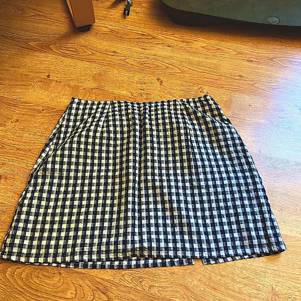 🪷American Eagle checkered mini skirt